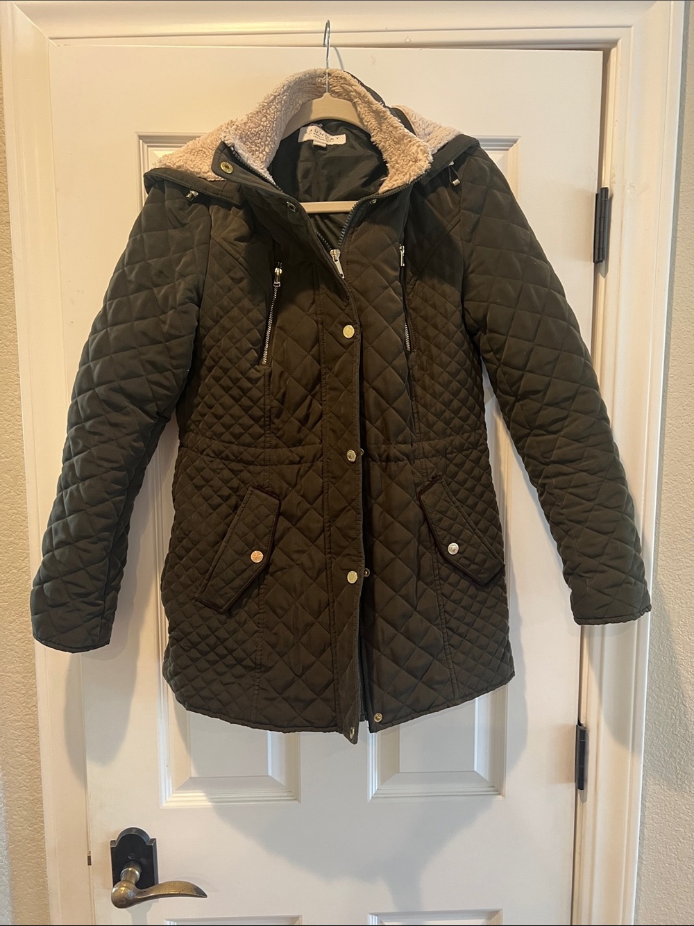 Laundry By Shelli Segal Quilted Hooded Puffer Jacket in Olive Green